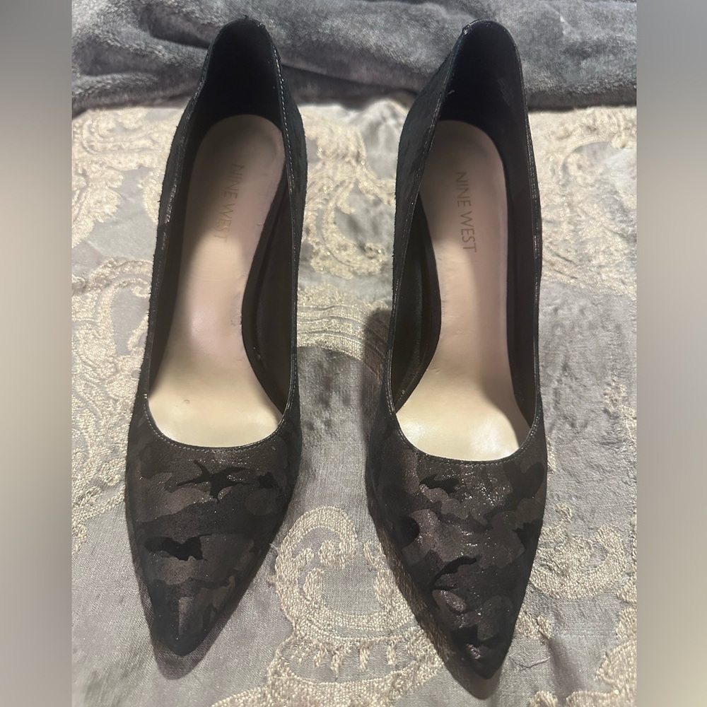 Nine West Black Camouflage Heel